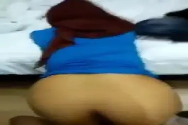 Jilbab Biru Diajak Main di Kosan Brutal Penuh, Warna Biru yang Jadi Latar Malam Itu