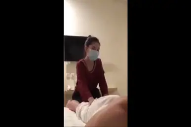 Pelayan Hotel Cantik Digenjot Brutal, Memek Basah Kena Kontol Gede